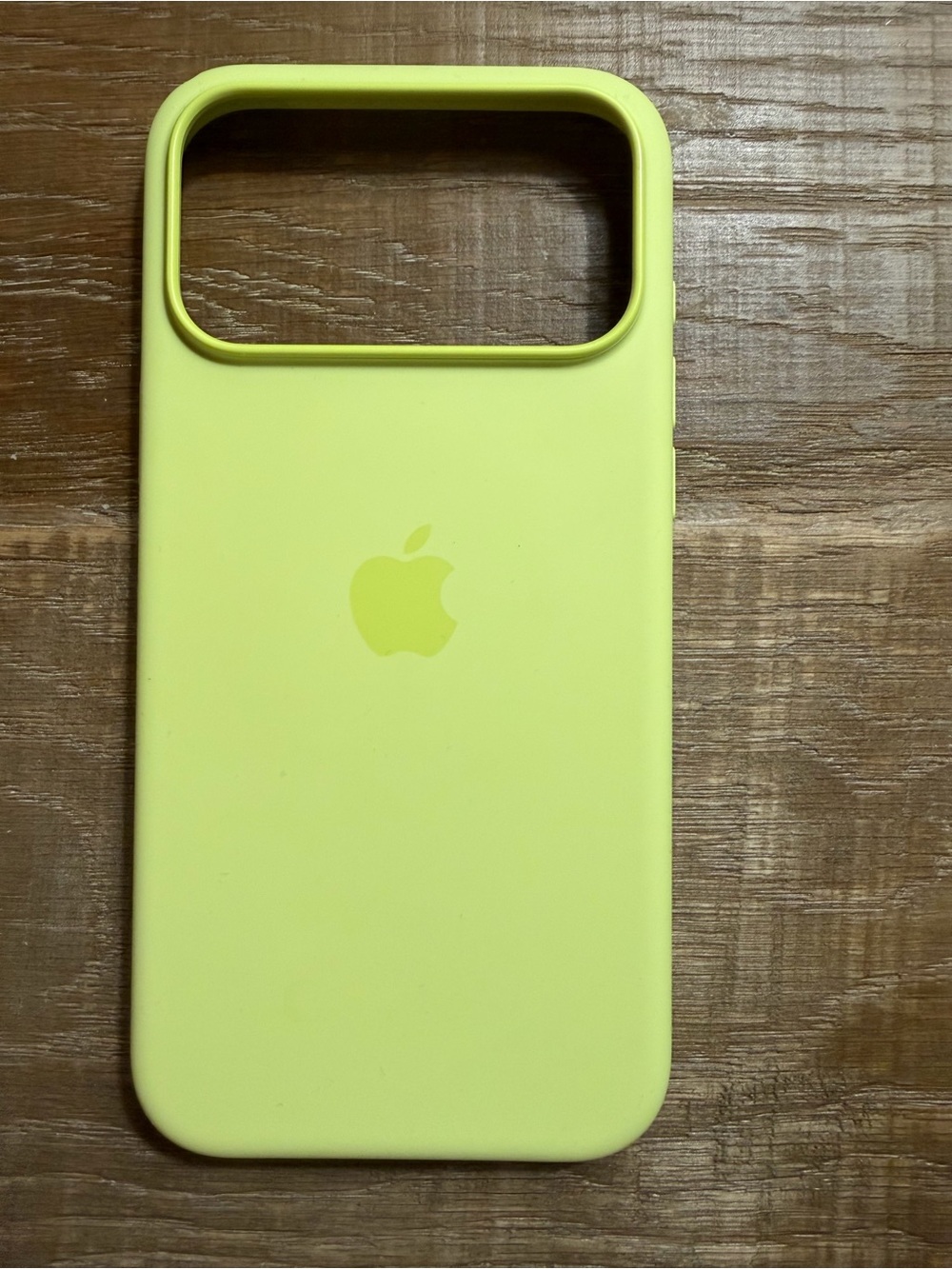 Apple Silicone Case with MagSafe for iPhone 17 Pro Max – Lime Green